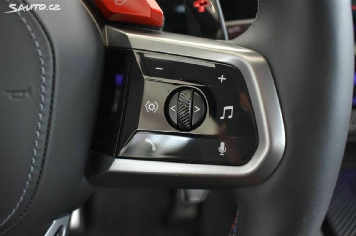 Fotografie vozu - klik pro zvětšení