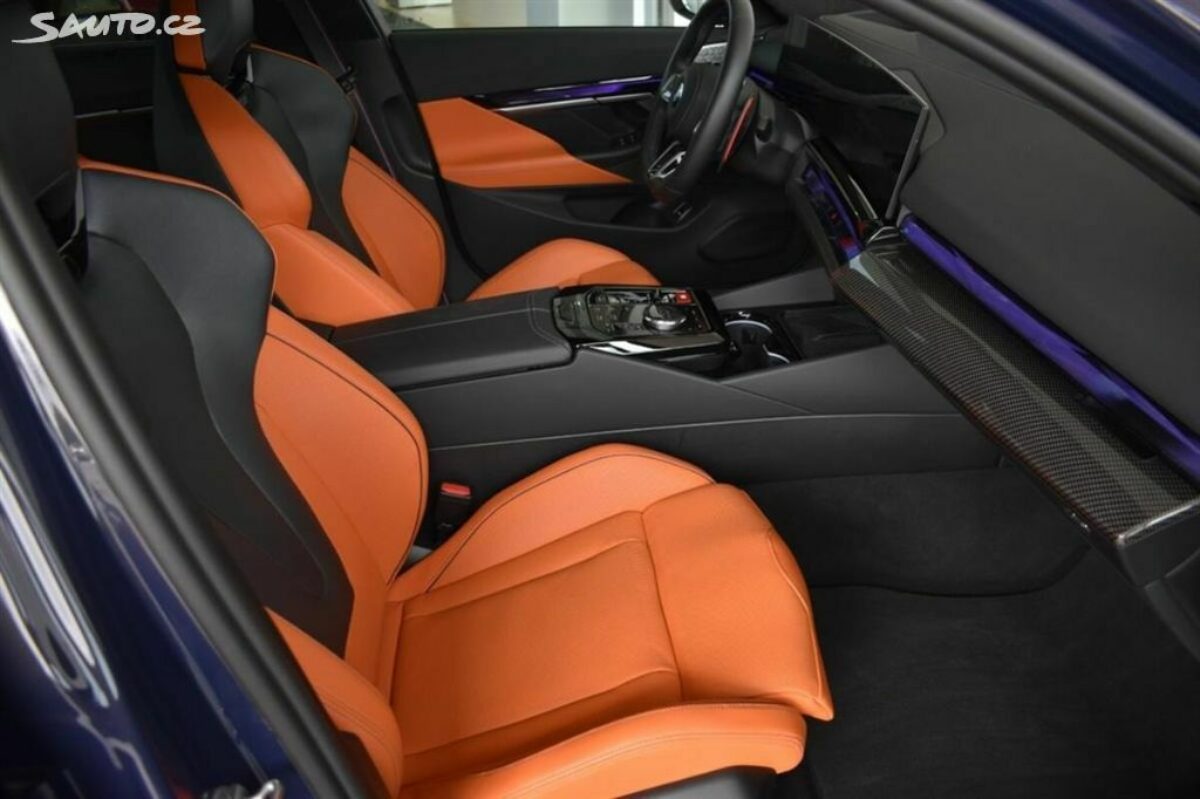 Fotografie vozu - klik pro zvětšení