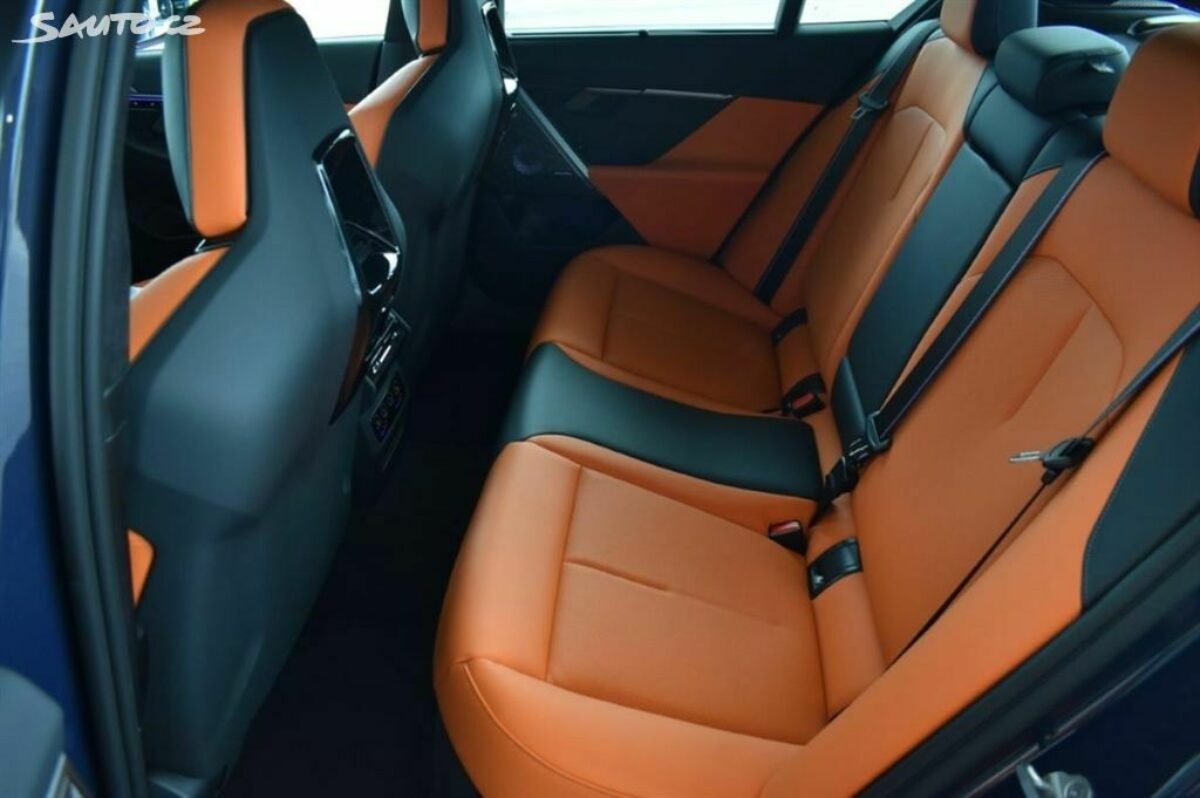 Fotografie vozu - klik pro zvětšení