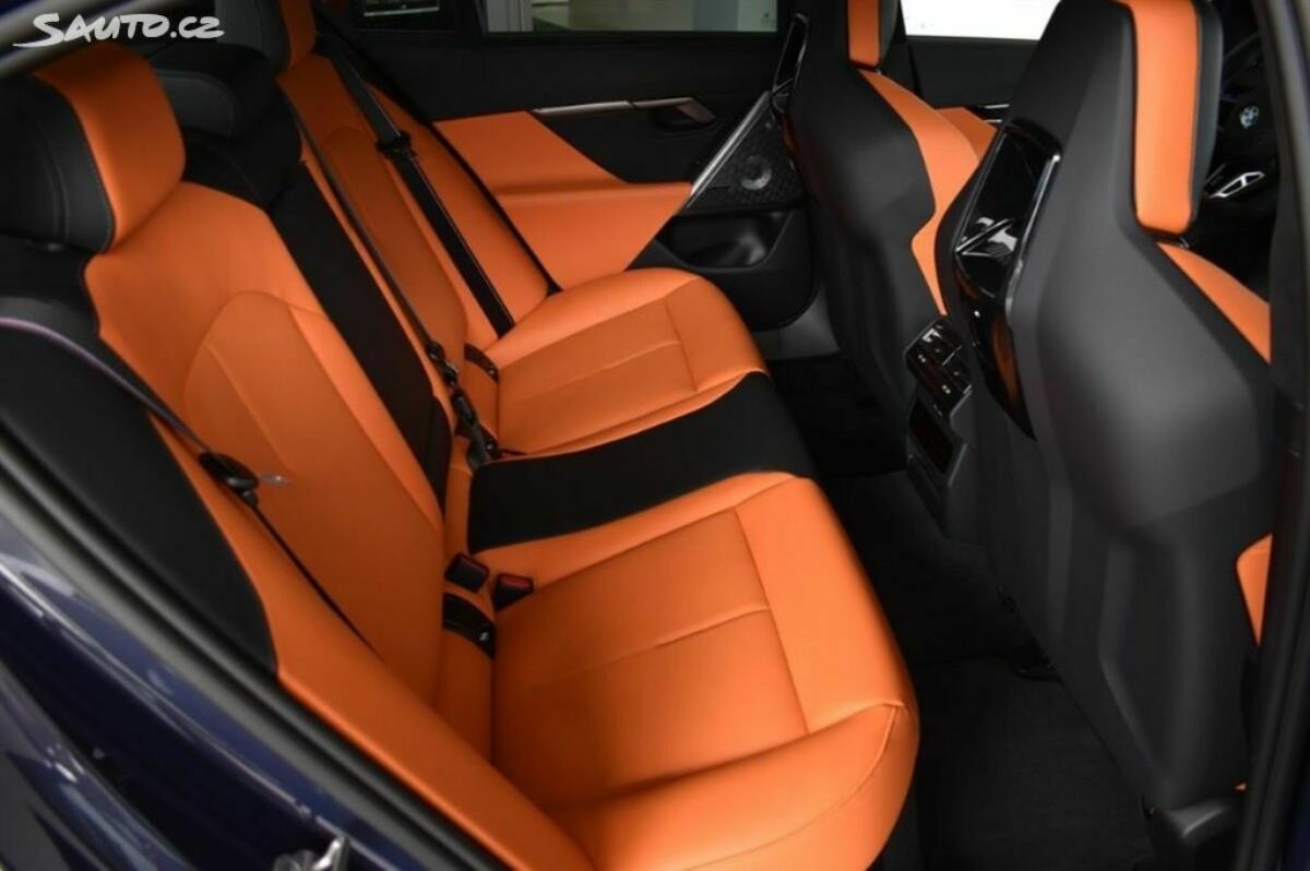 Fotografie vozu - klik pro zvětšení