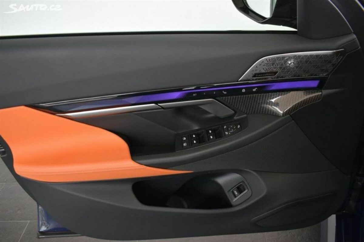 Fotografie vozu - klik pro zvětšení