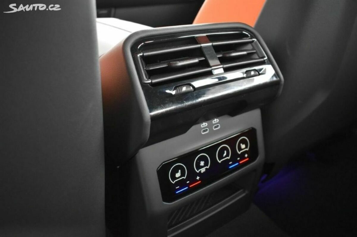 Fotografie vozu - klik pro zvětšení