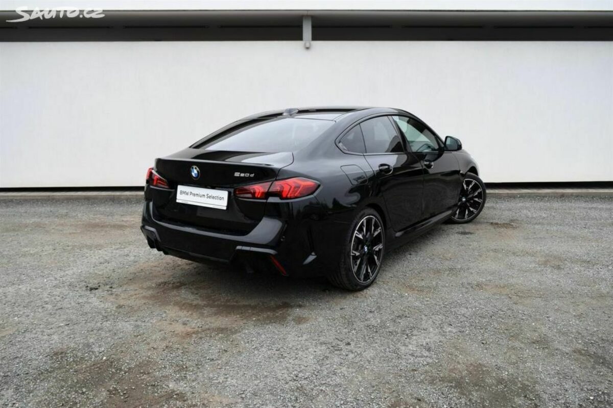 Fotografie vozu - klik pro zvětšení