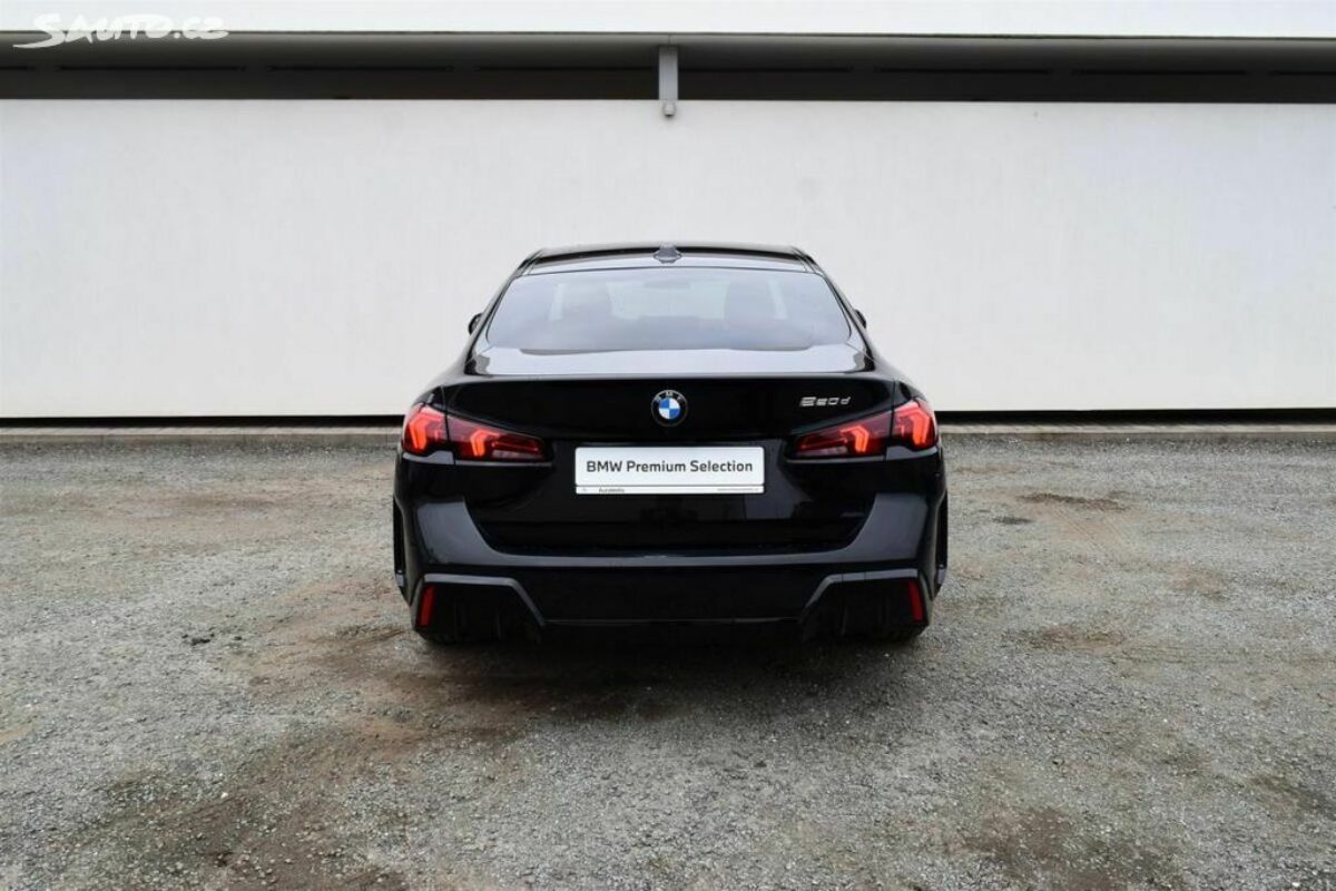 Fotografie vozu - klik pro zvětšení