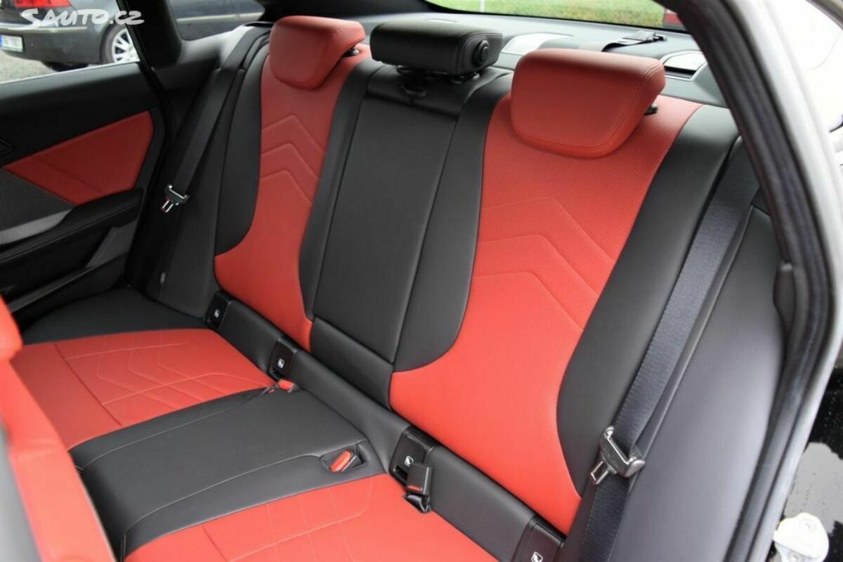 Fotografie vozu - klik pro zvětšení