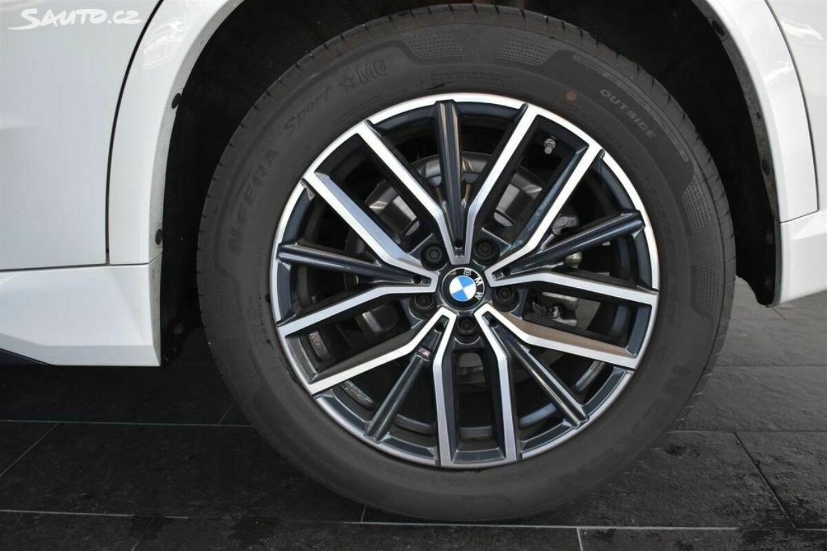 Fotografie vozu - klik pro zvětšení