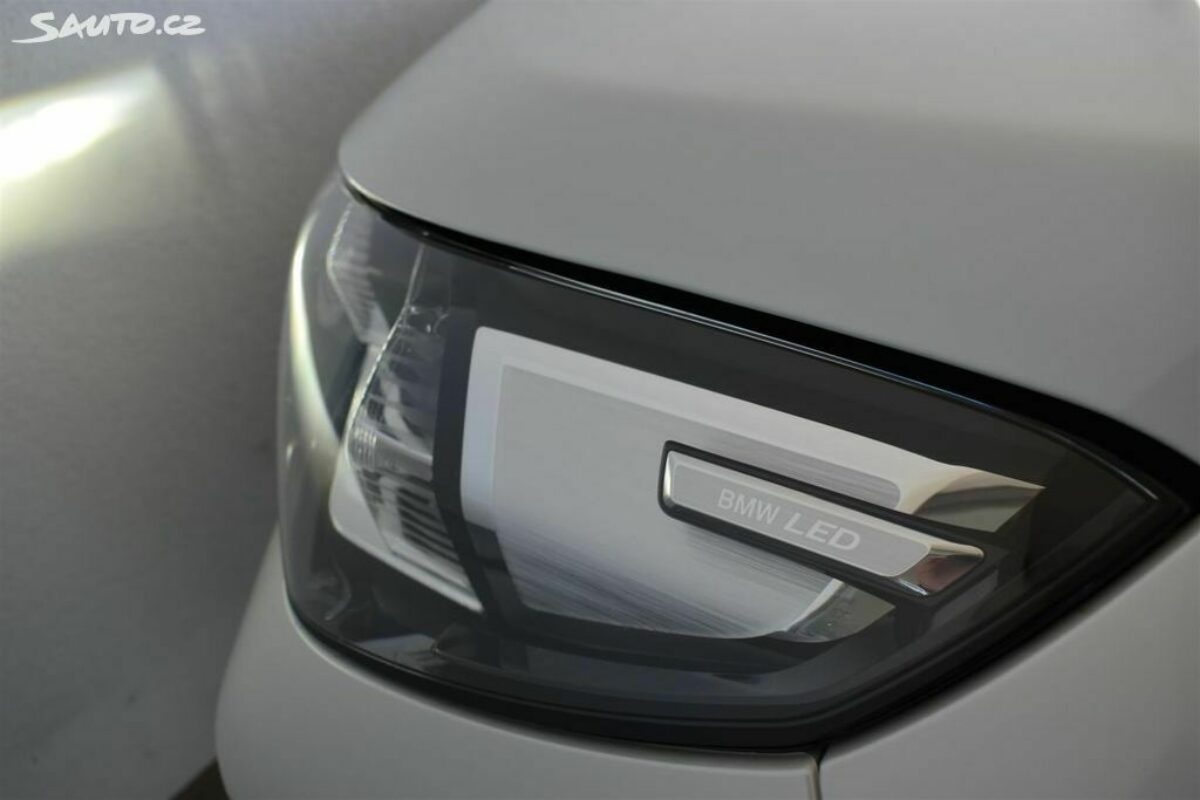 Fotografie vozu - klik pro zvětšení