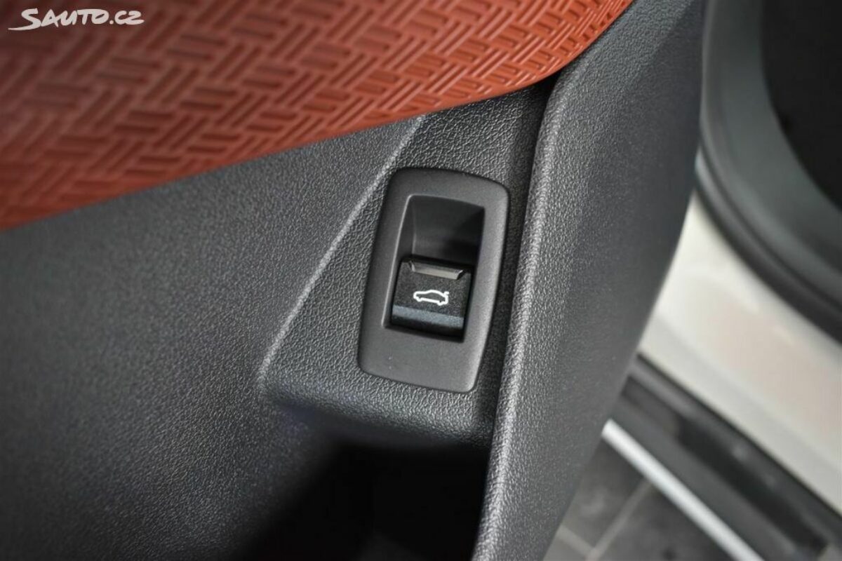 Fotografie vozu - klik pro zvětšení