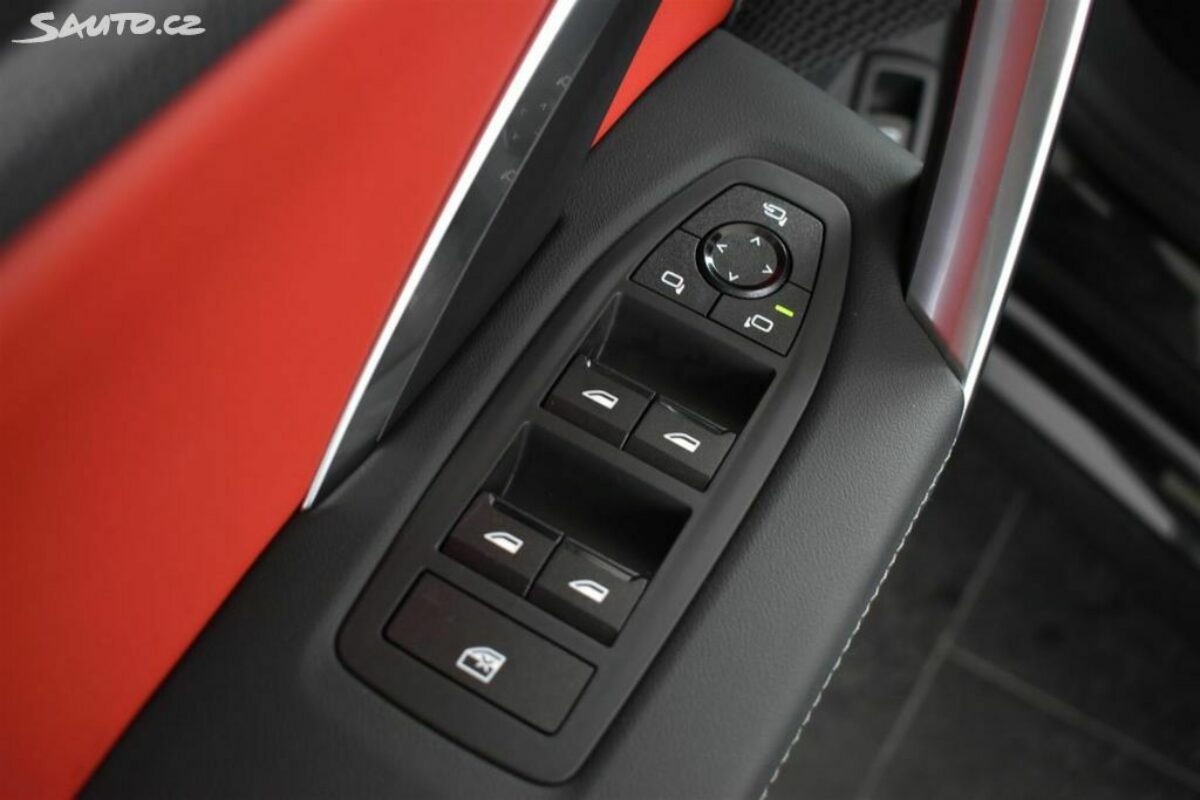 Fotografie vozu - klik pro zvětšení