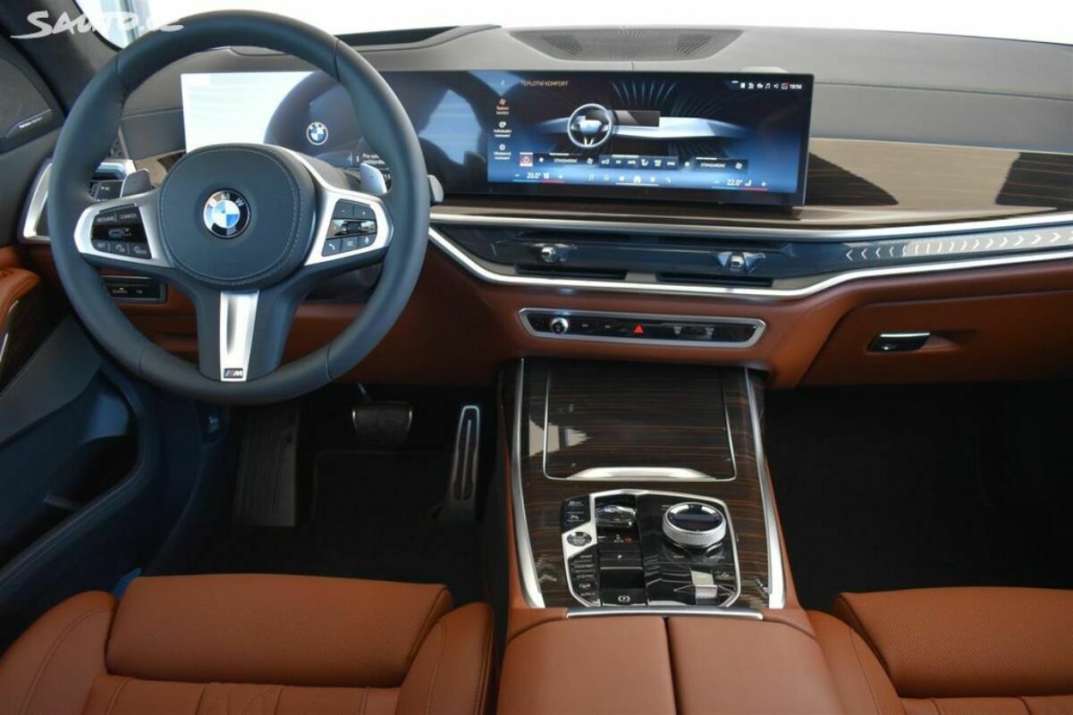 Fotografie vozu - klik pro zvětšení