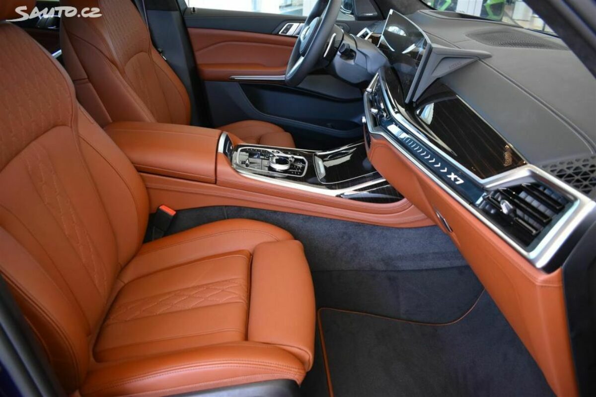 Fotografie vozu - klik pro zvětšení