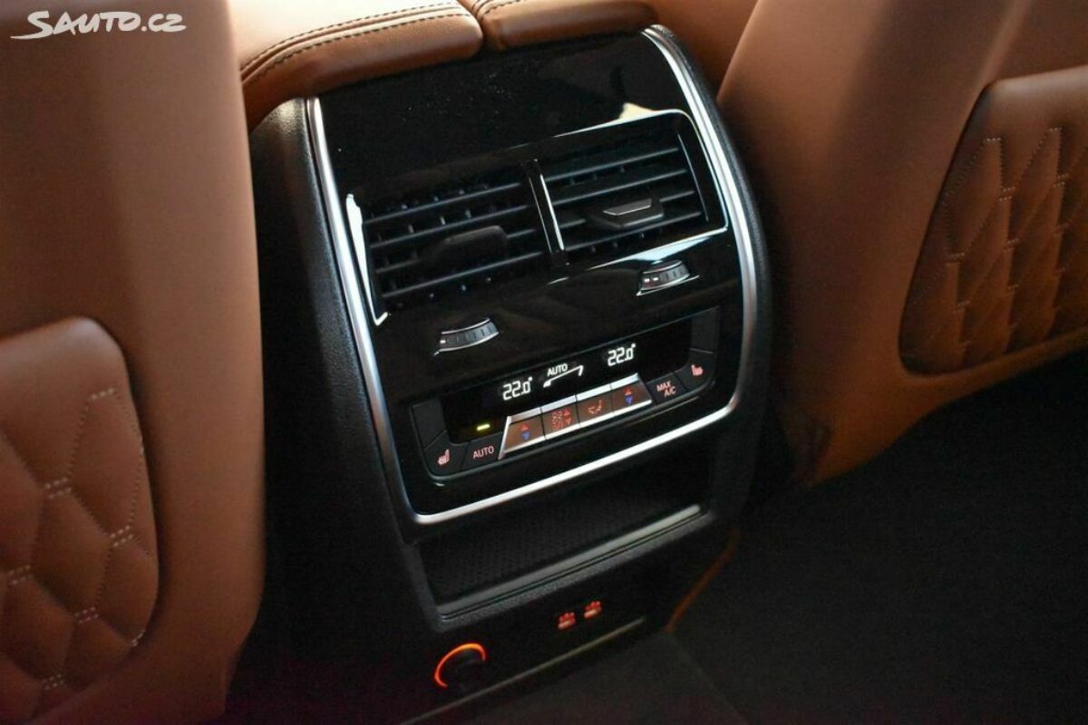 Fotografie vozu - klik pro zvětšení