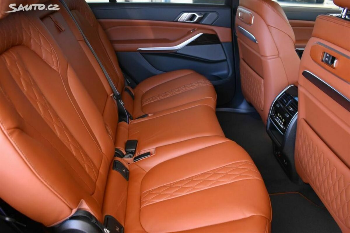 Fotografie vozu - klik pro zvětšení