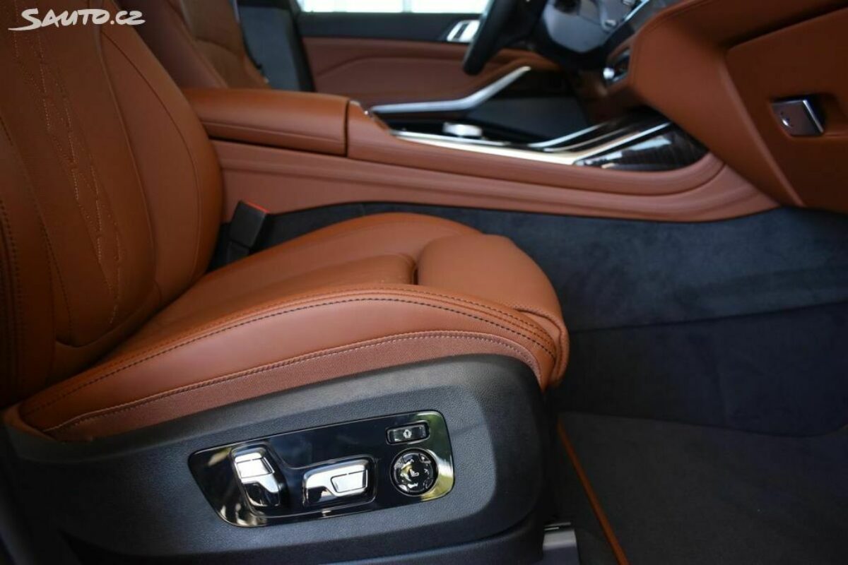 Fotografie vozu - klik pro zvětšení