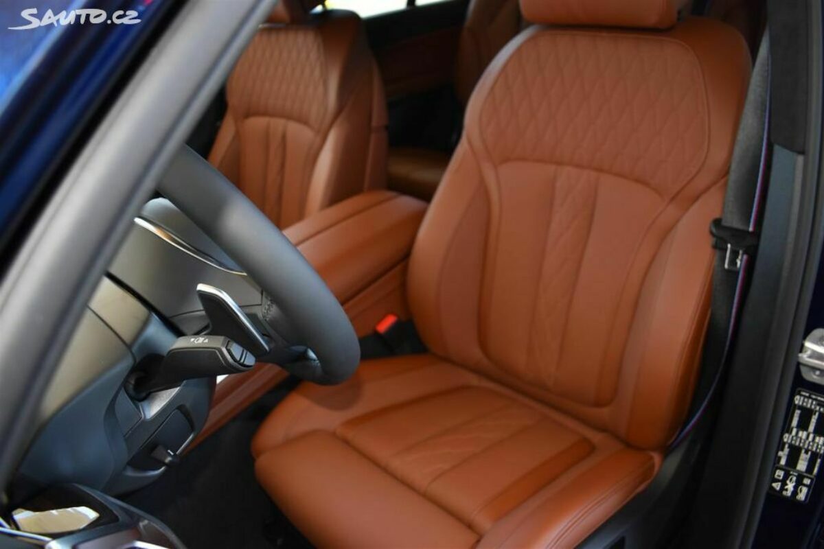 Fotografie vozu - klik pro zvětšení