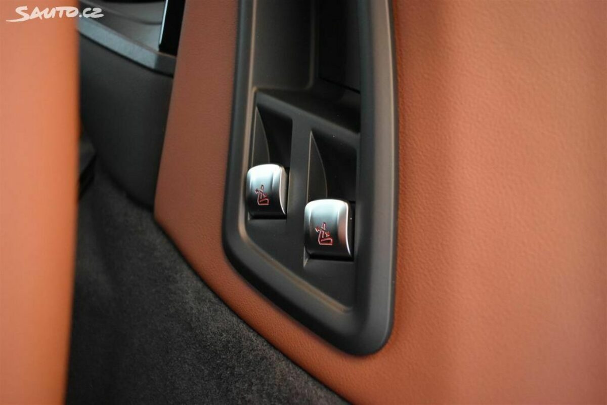 Fotografie vozu - klik pro zvětšení