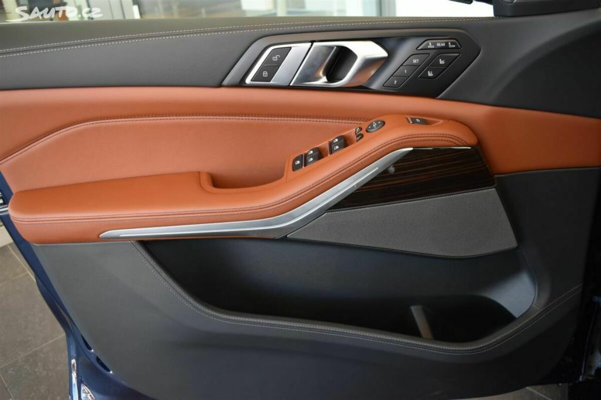 Fotografie vozu - klik pro zvětšení