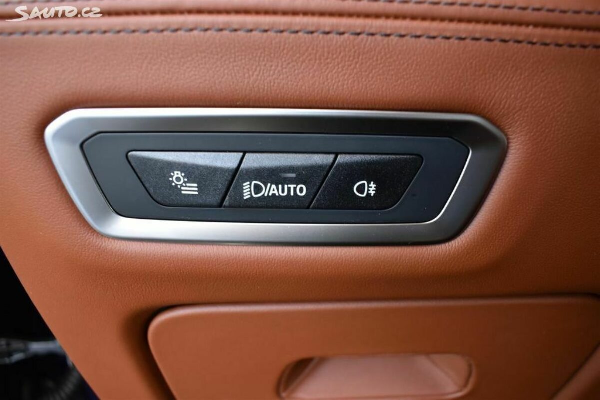 Fotografie vozu - klik pro zvětšení