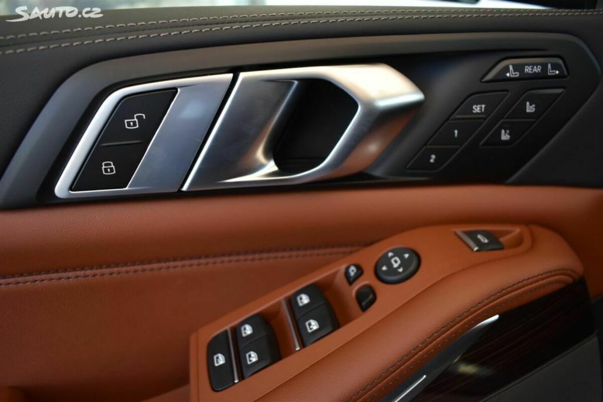 Fotografie vozu - klik pro zvětšení