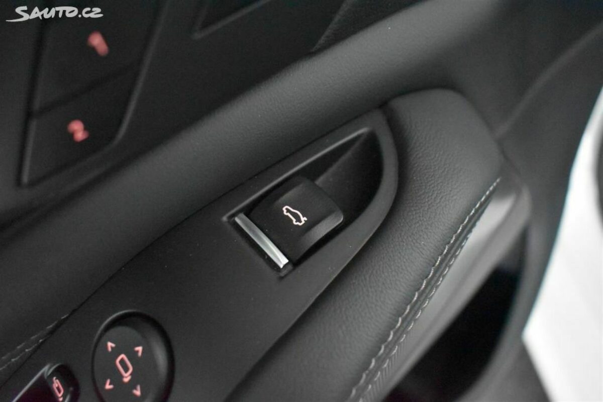 Fotografie vozu - klik pro zvětšení