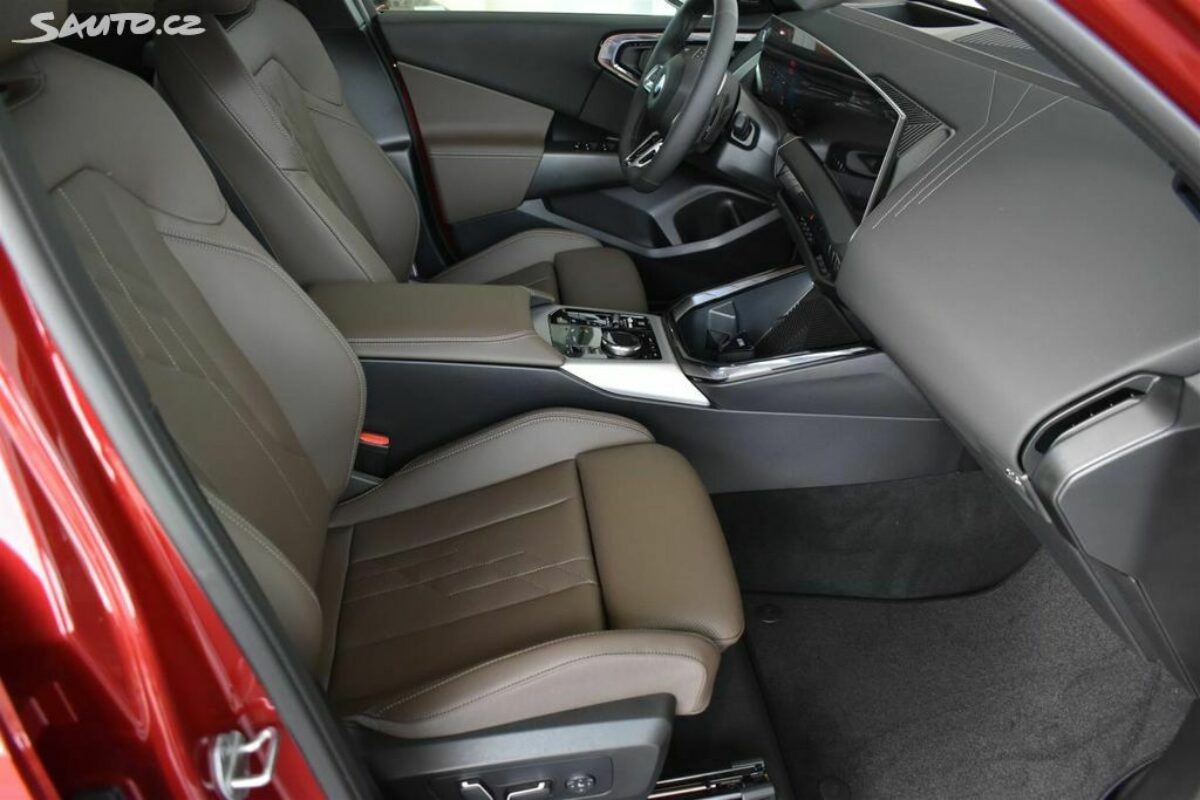 Fotografie vozu - klik pro zvětšení