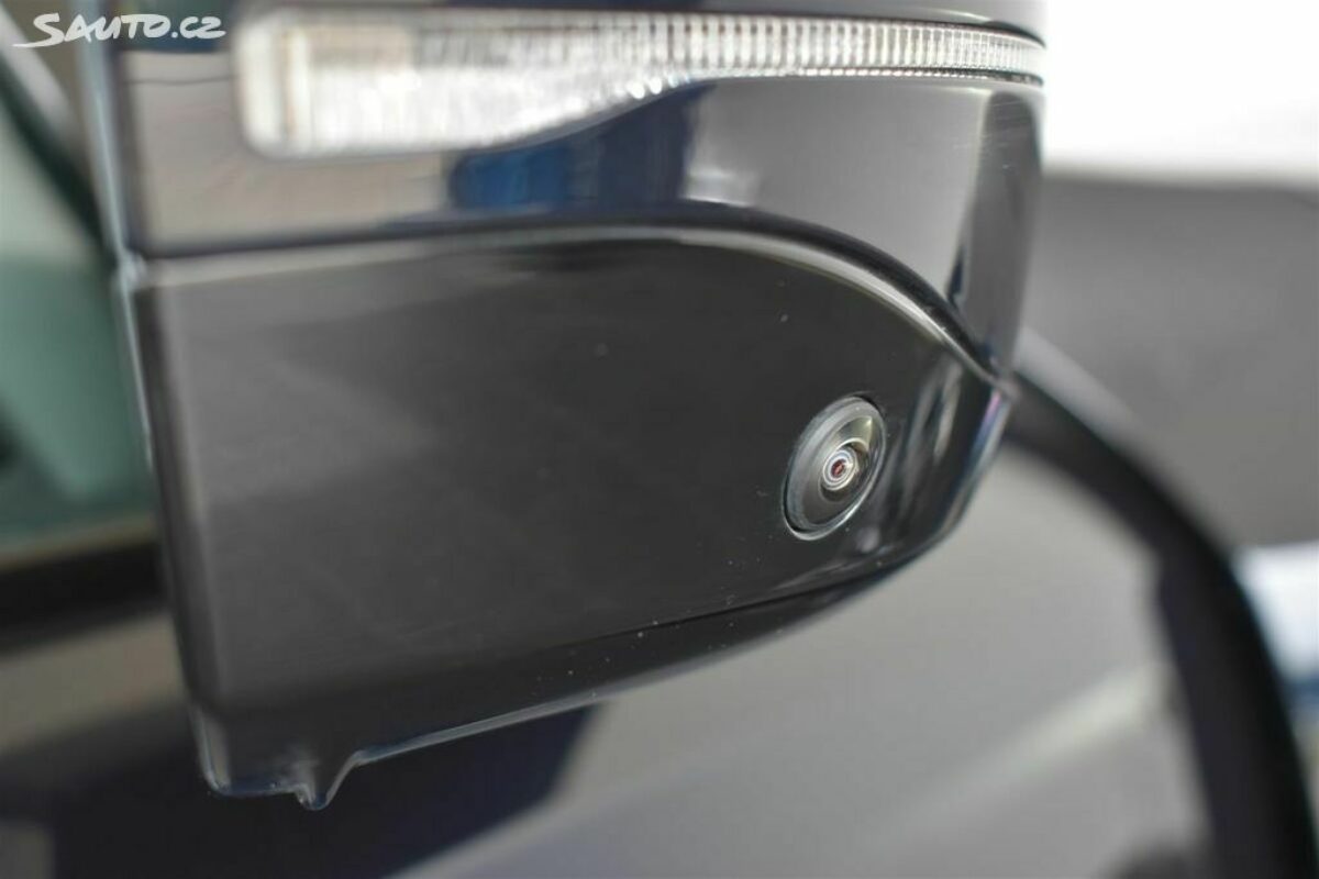 Fotografie vozu - klik pro zvětšení