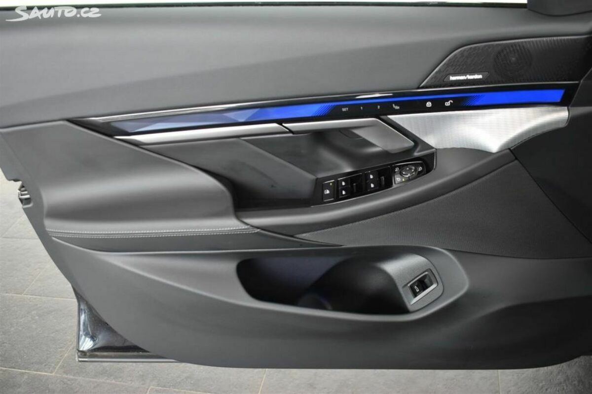 Fotografie vozu - klik pro zvětšení