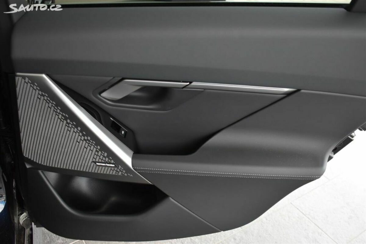 Fotografie vozu - klik pro zvětšení