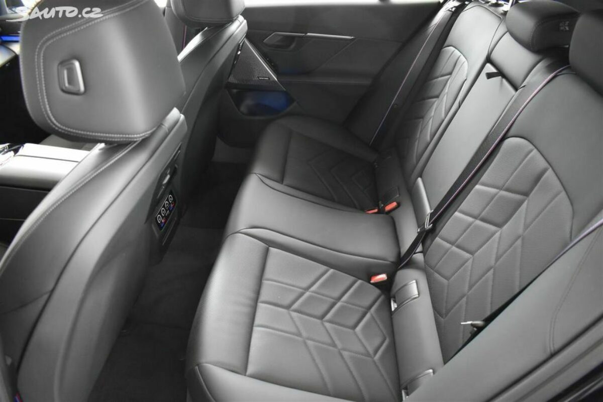 Fotografie vozu - klik pro zvětšení