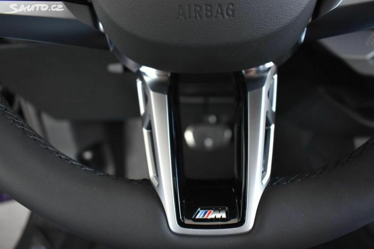 Fotografie vozu - klik pro zvětšení