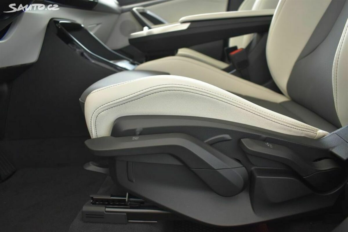 Fotografie vozu - klik pro zvětšení