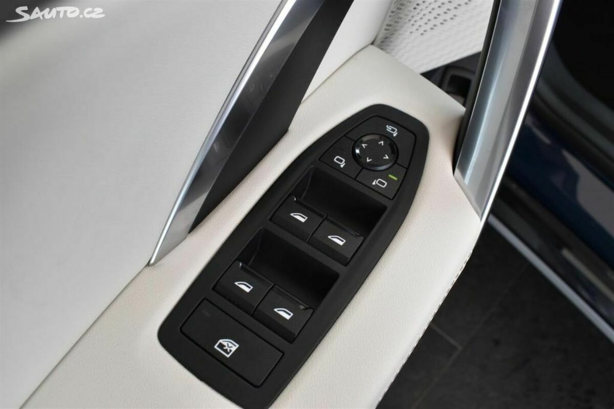 Fotografie vozu - klik pro zvětšení