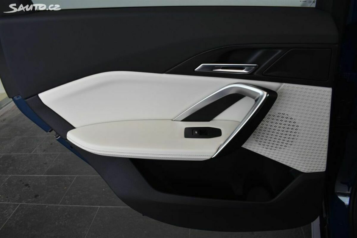 Fotografie vozu - klik pro zvětšení