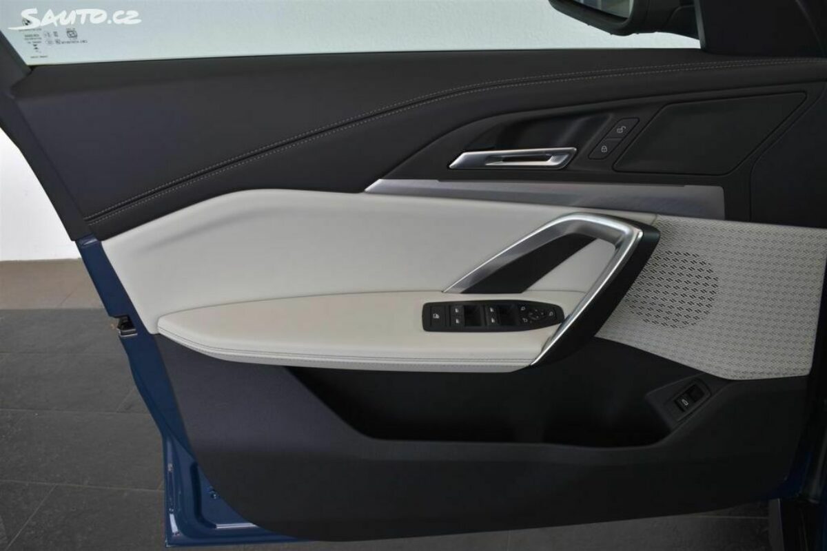 Fotografie vozu - klik pro zvětšení