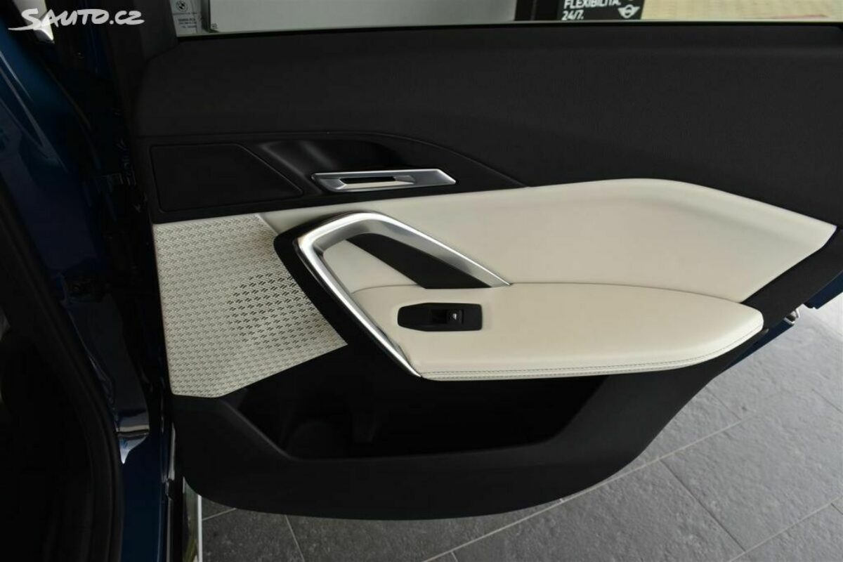 Fotografie vozu - klik pro zvětšení