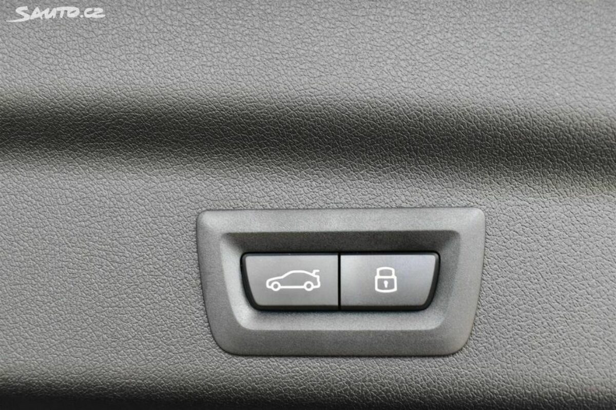 Fotografie vozu - klik pro zvětšení