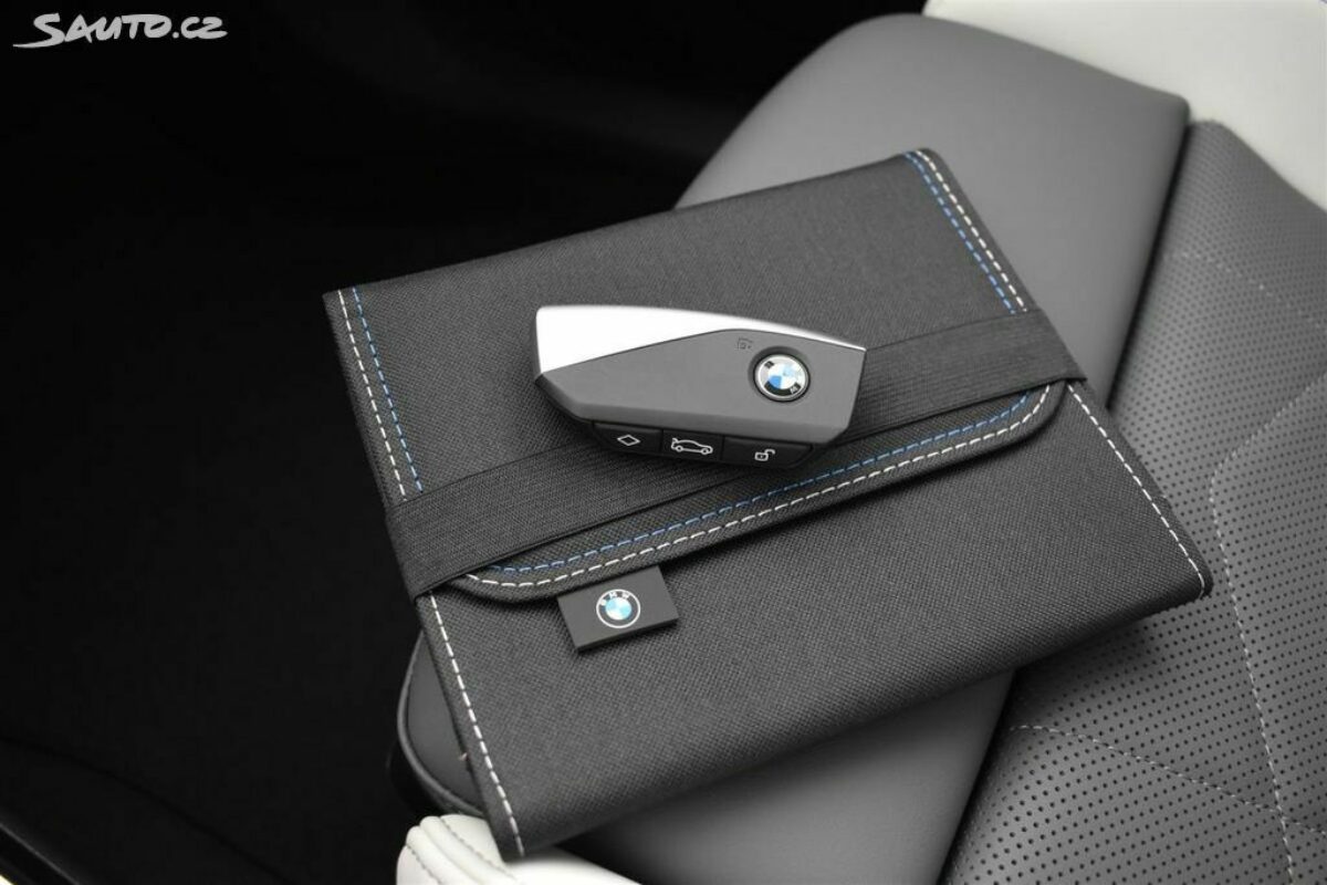 Fotografie vozu - klik pro zvětšení