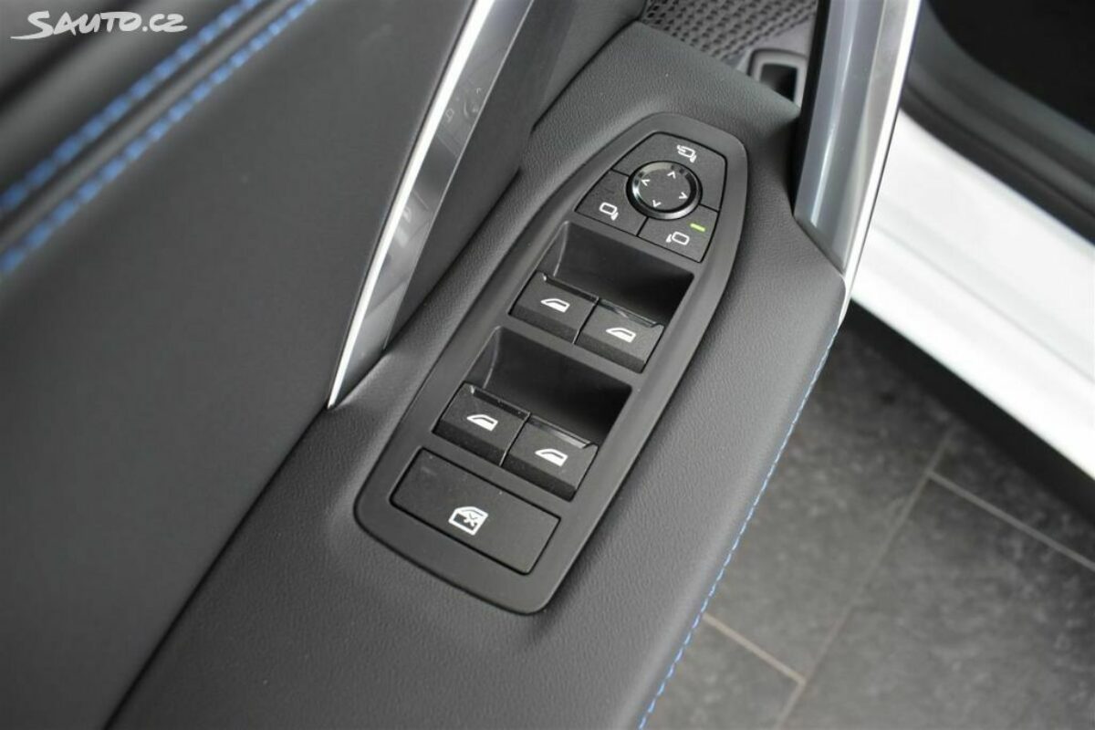 Fotografie vozu - klik pro zvětšení