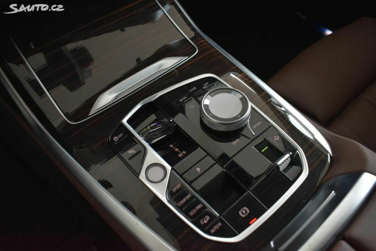 Fotografie vozu - klik pro zvětšení