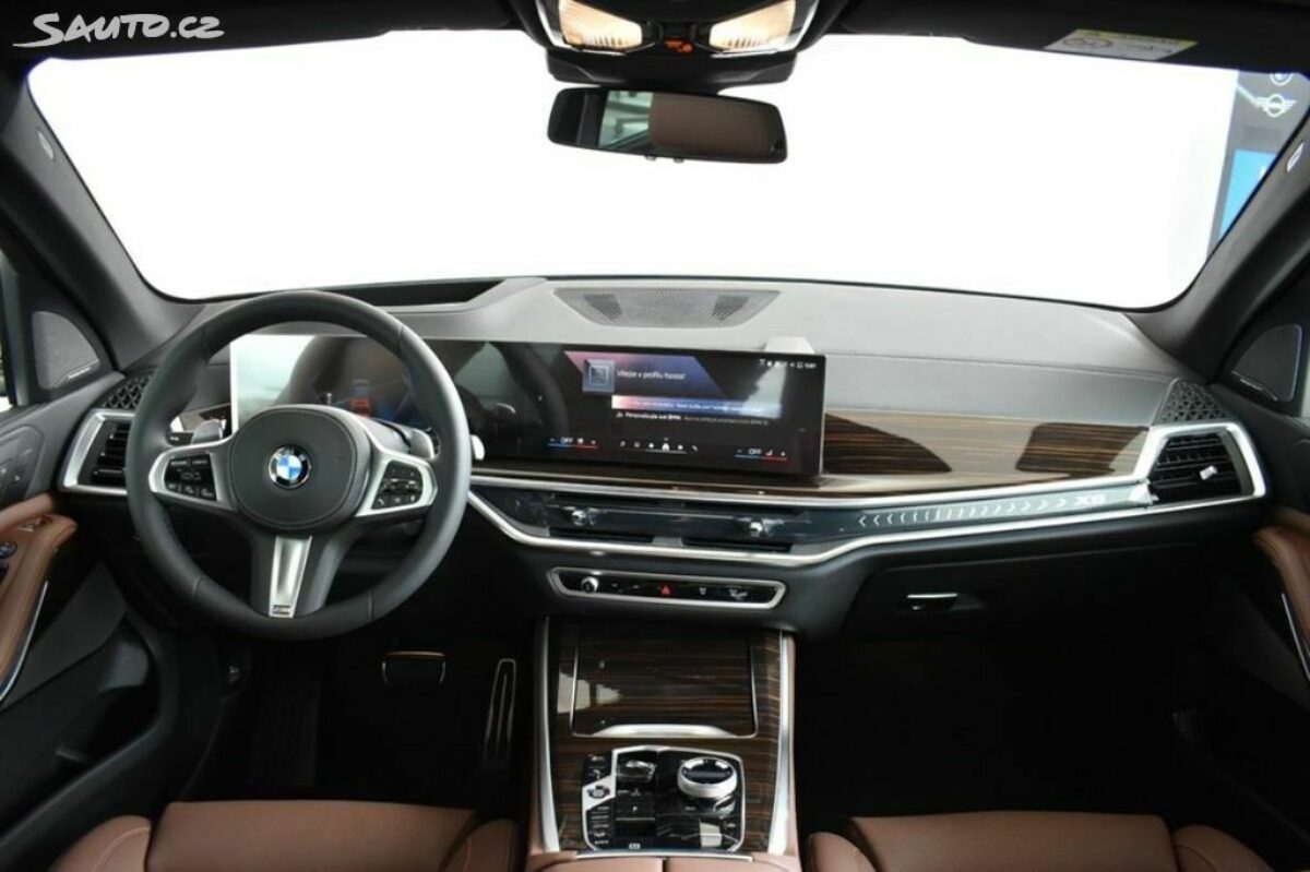 Fotografie vozu - klik pro zvětšení