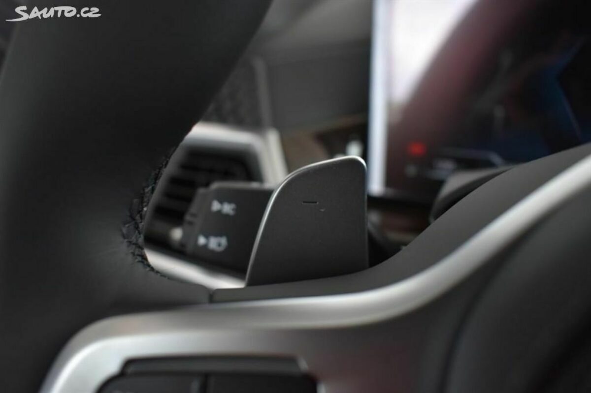 Fotografie vozu - klik pro zvětšení