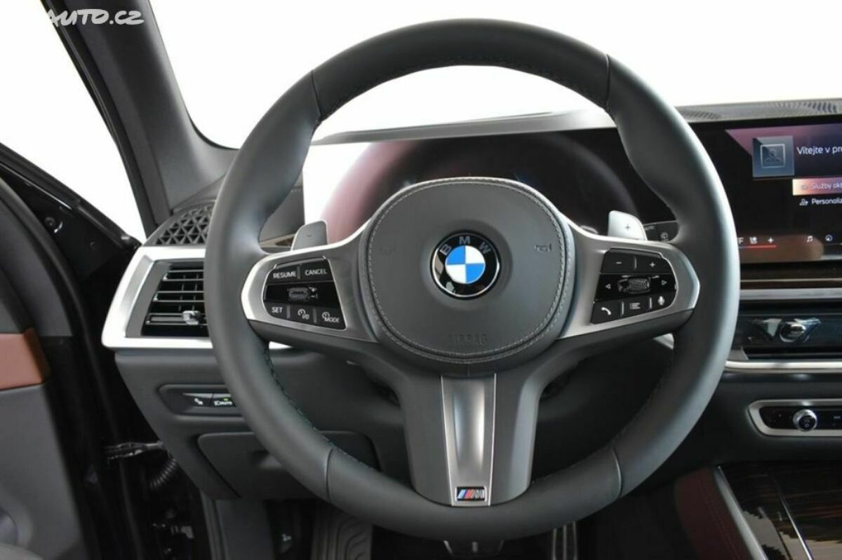 Fotografie vozu - klik pro zvětšení