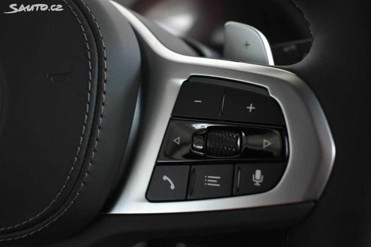 Fotografie vozu - klik pro zvětšení