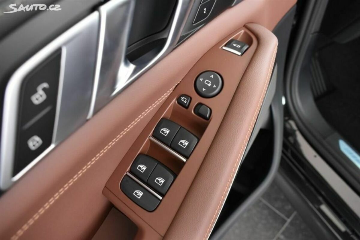 Fotografie vozu - klik pro zvětšení