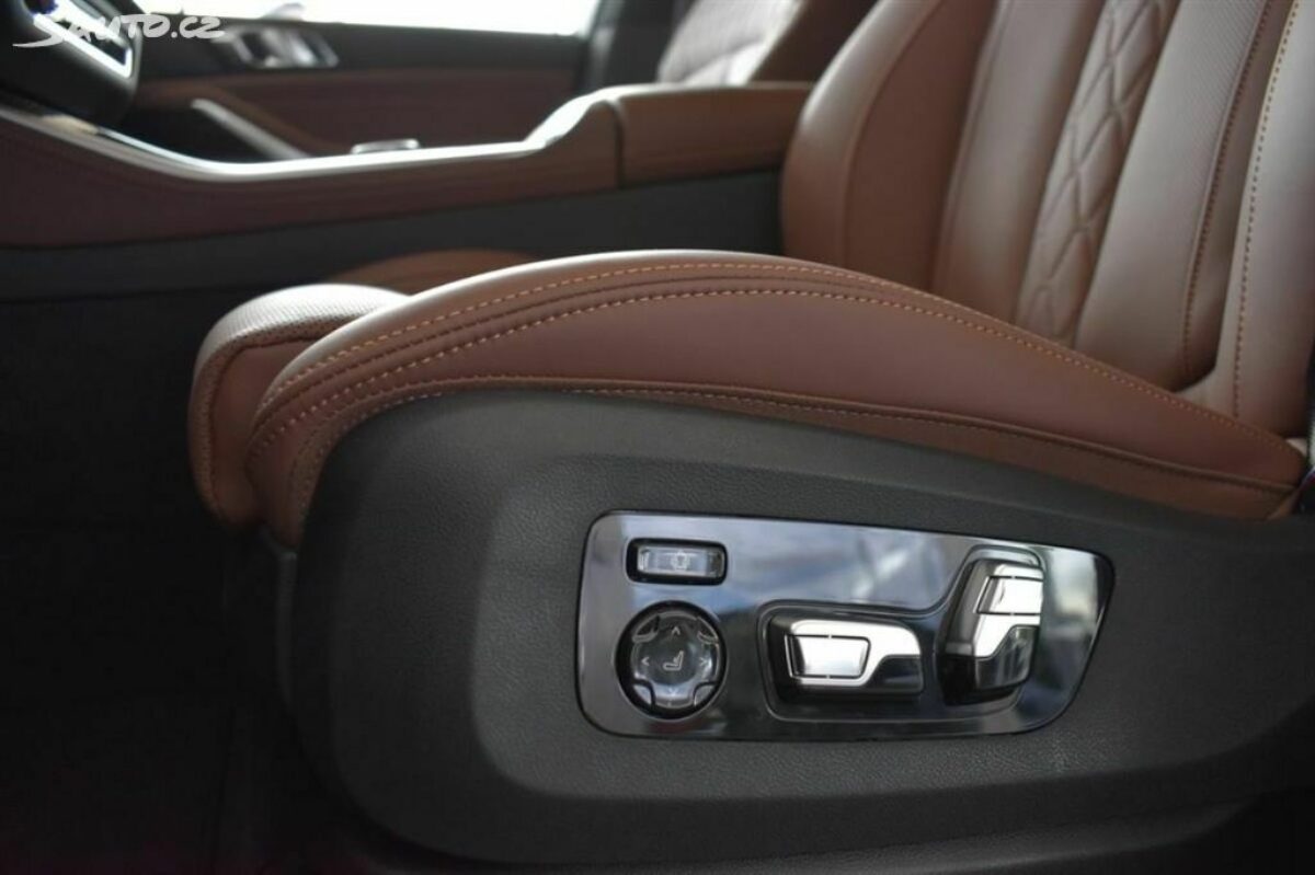 Fotografie vozu - klik pro zvětšení