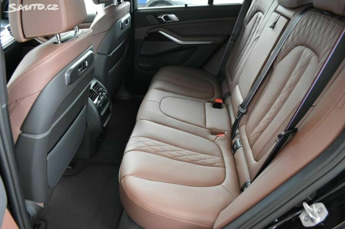 Fotografie vozu - klik pro zvětšení