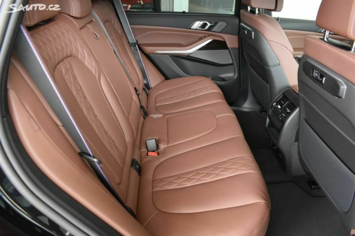 Fotografie vozu - klik pro zvětšení