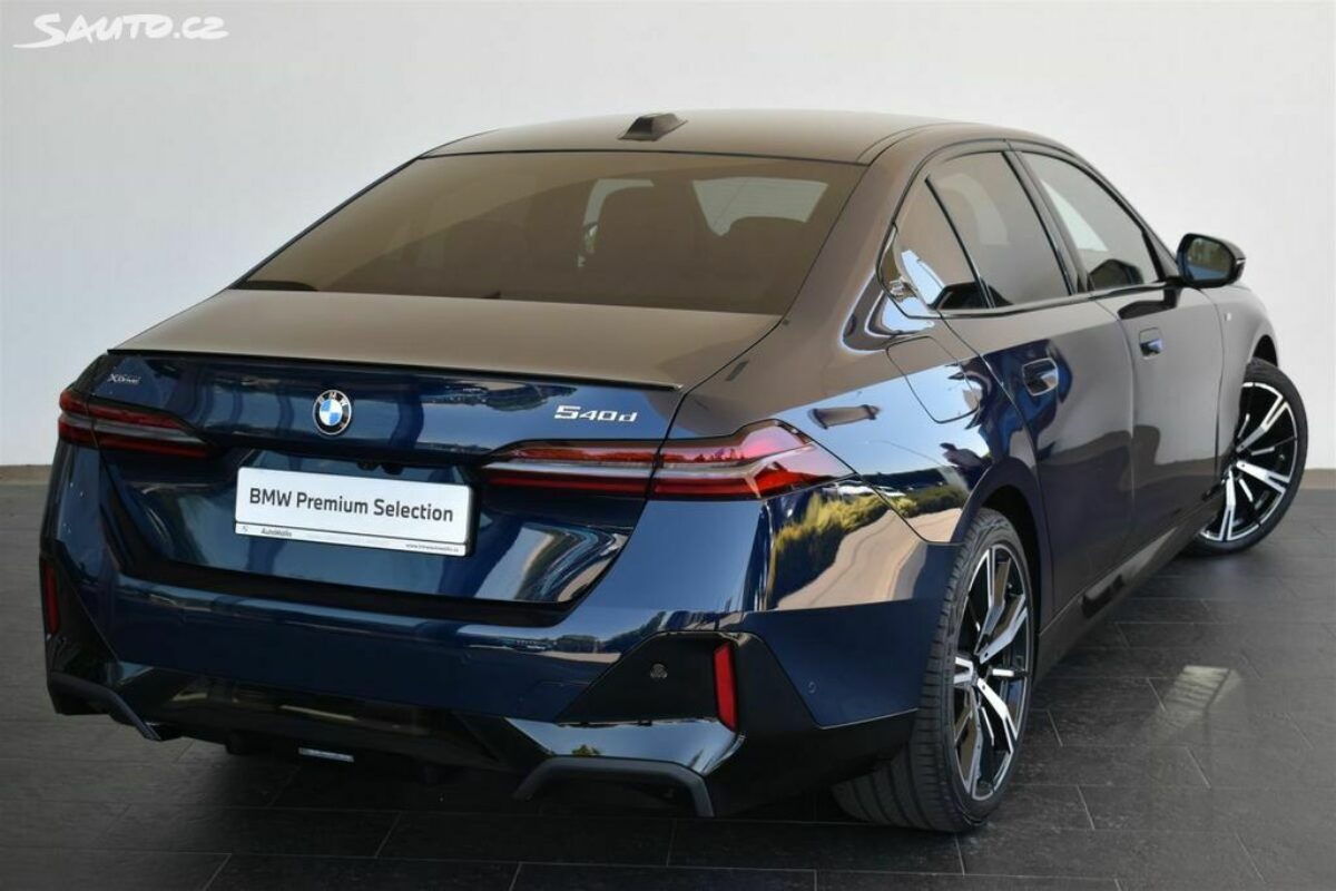 Fotografie vozu - klik pro zvětšení