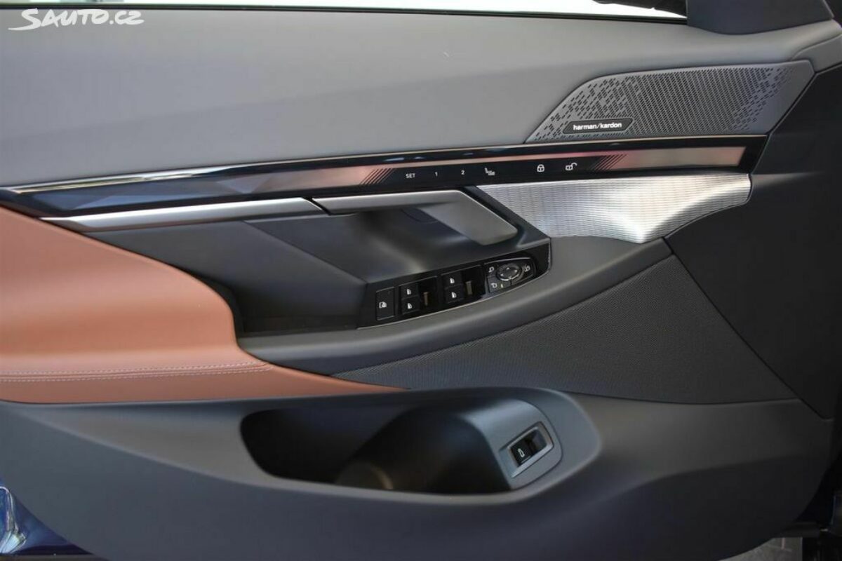 Fotografie vozu - klik pro zvětšení