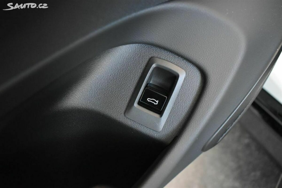 Fotografie vozu - klik pro zvětšení